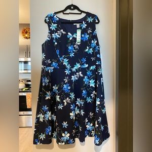 18W Dress. Knee length.